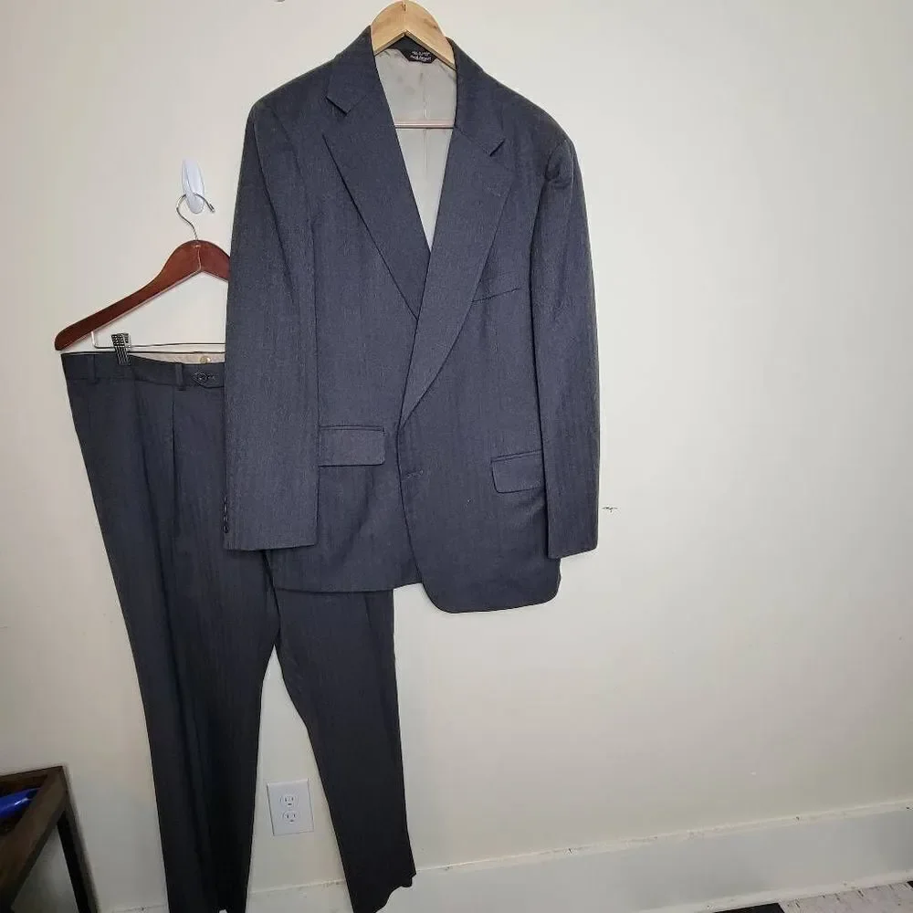 Paul Stuart Grey Wool 2 buton Suit 40  Long